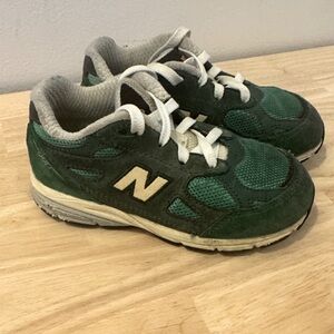 New Balance 990 Kids Sneakers in Green and White- 10c